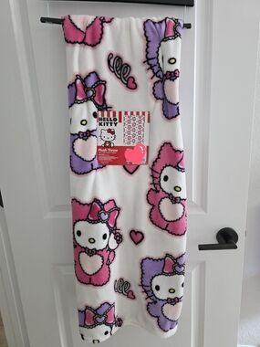 NWT Hello Kitty Throw